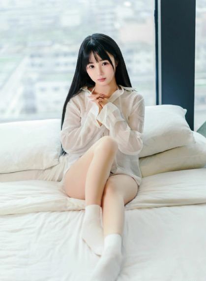 年轻漂亮的后妈4_JVID性感写真