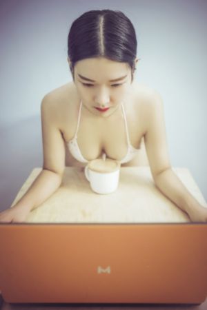 奇怪的她_BD国语神马影院在线